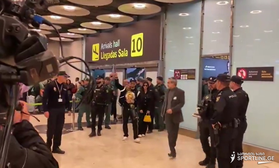 VIDEO: მთელი პოლიციის გვარდია ახლავს თან - ილია თოფურიას ესპანეთში გიჟური დახვედრა მოუწყვეს